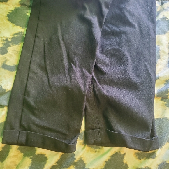 Black Ankle Capris⚡⚡ - Picture 4 of 4